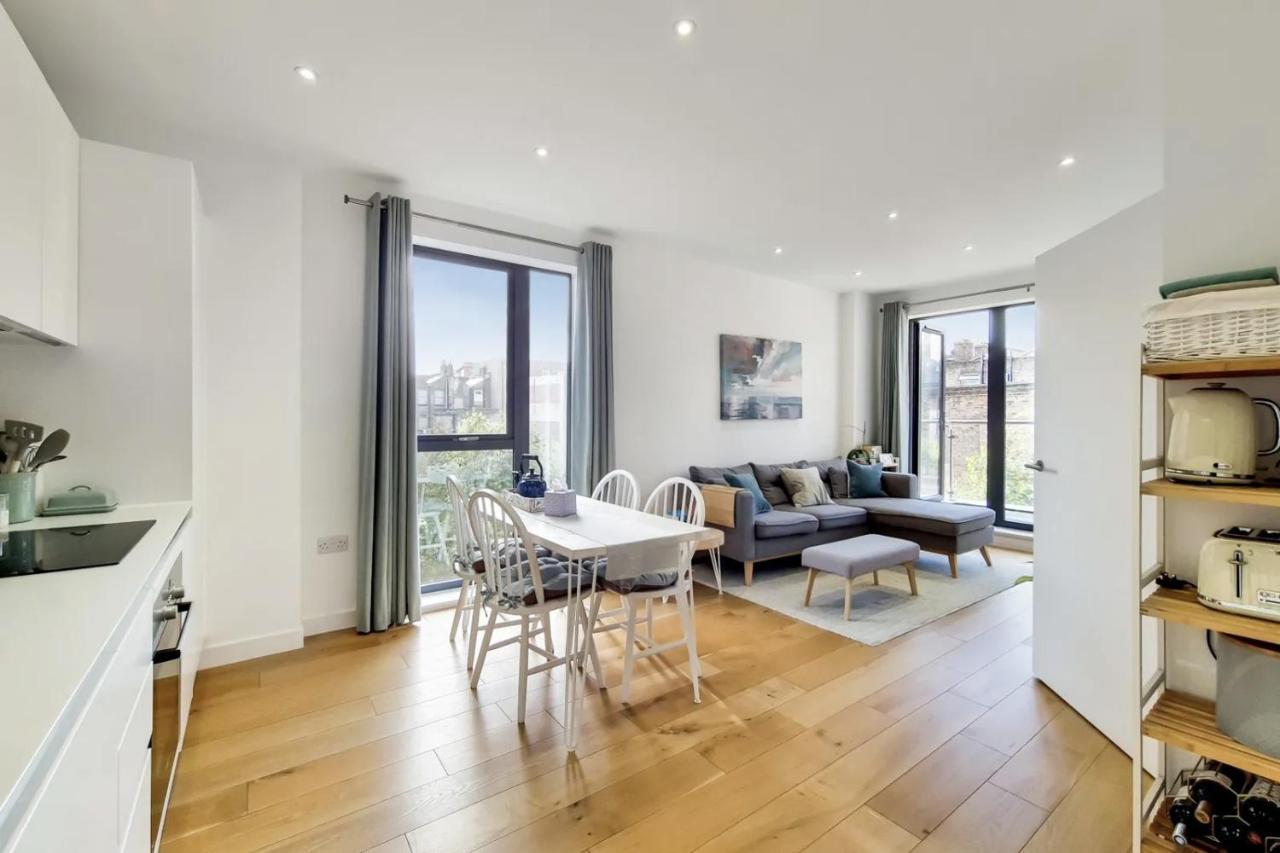 Luxury 2 Bed 2 Bath With Balcony New Build Apartment *South Central London* Exterior photo