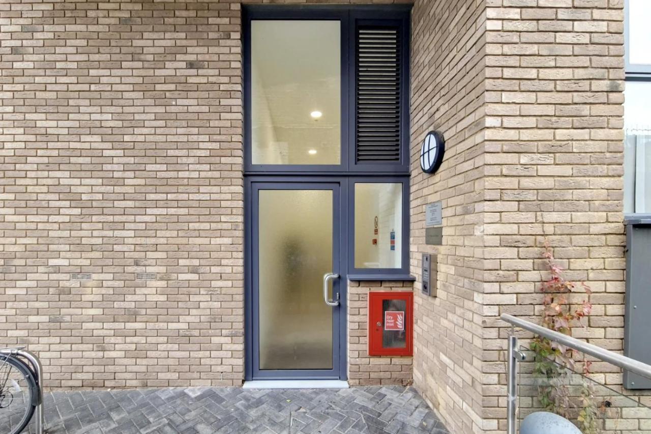 Luxury 2 Bed 2 Bath With Balcony New Build Apartment *South Central London* Exterior photo